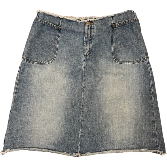 Moda International Dresses & Skirts - Vintage Y2K Moda International Size 14 Medium Wash Denim Skirt Raw Edge